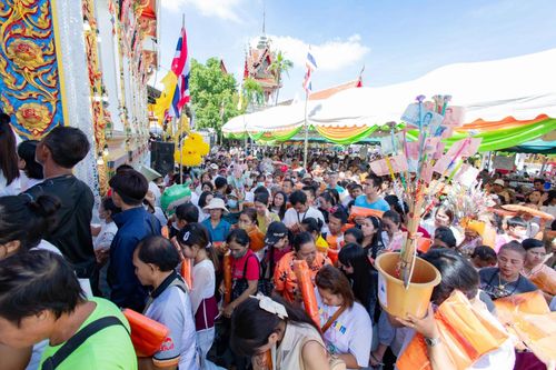 ภาพ No.167027:พิธีทอดกฐิน ณ วัดอัยยิการาม จ.ปทุมธานี ในโครงการกฐินสามัคคีทั่วไทย 30,000 วัด บูชาธรรม 80 ปี หลวงพ่อธัมมชโย โดยคณะศิษยานุศิษย์วัดพระธรรมกาย วันที่ 23 ตุลาคม พ.ศ. 2567