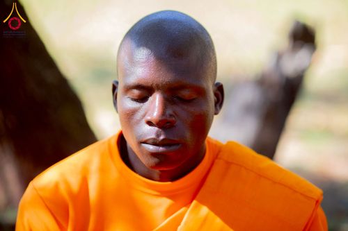 ภาพ No.232964:วันอาทิตย์ 29 มิถุนายน พ.ศ. 2568 กิจกรรมอบรมธรรมทายาทแอฟริกาใต้  ปฏิบัติธรรมสร้างสันติสุขภายใน แสงแห่งพุทธธรรมสู่แผ่นดินแอฟริกาใต้ ณ บริเวณหน้าวัดพระธรรมกายโจฮันเนสเบิร์ก