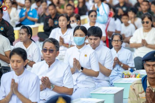 ภาพ No.131780:พิธีถวายสังฆทาน 323 วัด 4 จังหวัดชายแดนภาคใต้ ปีที่ 20 ครั้งที่ 167 และ พิธีมอบกองทุนหนุนแรงใจช่วยครูใต้ ปีที่ 17 ครั้งที่ 132 วันเสาร์ที่ 23 มีนาคม พ.ศ. 2567 ณ วัดมุจลินทวาปีวิหารพระอารามหลวง อ.หนองจิก จ.ปัตตานี