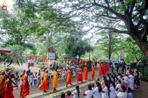ภาพ No.140104:PhotoStory มหาศรัทธา ธรรมยาตราศรีลังกา EP.3  โครงการสยาม-ลังกา ธรรมยาตรา ฉลองเทศกาลวิสาขบูชาแห่งชาติ ศรีลังกา  บูชาธรรม 80 ปีหลวงพ่อธัมมชโย เส้นทางจาก เมืองดัมบูลลา ไปยัง เมืองมาตะเล  ตั้งแต่วันที่ 17-20 พฤษภาคม พ.ศ. 2567