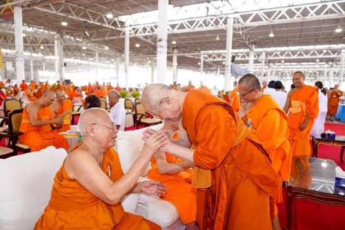 ภาพ No.235899:วันที่ 3 สิงหาคม พ.ศ. 2568 ภาพบรรยากาศ การต้อนรับปฎิสันถาร ของคณะสงฆ์ ในวันสมาธิโลก พิธีถวายมหาสังฆทาน 2,000 กว่าวัด ณ วัดพระธรรมกาย