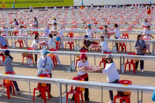 ภาพ No.225021:วันที่ 20 - 27 เมษายน พ.ศ. 2568 "ภาพแห่งความปลื้มที่ไม่มีวันจบ" คณะสงฆ์สามเณร เจ้าหน้าที่ และสาธุชน ร่วมแรงร่วมใจกันเตรียมงานและเก็บงาน เพื่อวันคุ้มครองโลก พิธีถวายมหาสังฆทานคณะสงฆ์ 40,000 กว่าวัดทั่วประเทศ