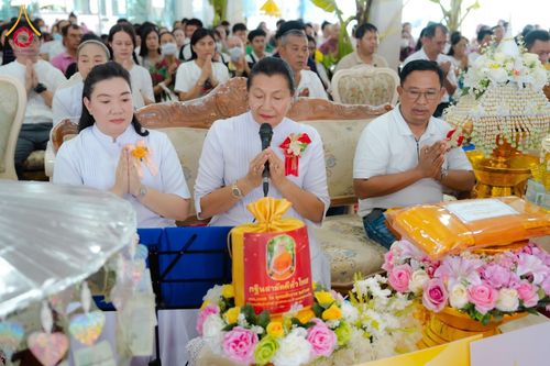 ภาพ No.177022:พิธีทอดกฐิน ณ วัดมงคลรัตน์ อ.ลำลูกกา จ.ปทุมธานี ในโครงการทอดกฐินสามัคคีทั่วไทย 30,000 วัด บูชาธรรม 80 ปี หลวงพ่อธัมมชโย โดยคณะศิษยานุศิษย์วัดพระธรรมกาย วันที่ 10 พฤศจิกายน พ.ศ. 2567