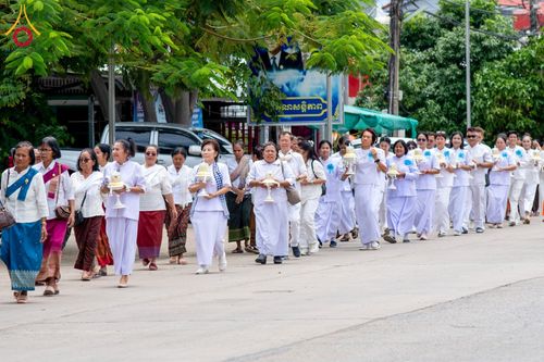 ภาพ No.145470:ศูนย์ปฎิบัติธรรมนครวัด ร่วมกับสำนักงานเจ้าคณะจังหวัดไพลิน ถวายเทียนพรรษา มหาสังฆทานครั้งยิ่งใหญ่ เชื่อมสัมพันธ์ ไทย-กัมพูชา 80 วัด บูชาธรรมธรรมหลวงพ่อธัมมชโย ณ วัดโพธิมาราม จ.ไพลิน ประเทศกัมพูชา วันพุธที่ 17 กรกฎาคม พ.ศ. 2567