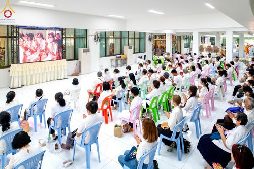ภาพ No.109821:พิธีเจริญพระพุทธมนต์ ปฏิบัติธรรม  มอบทุนการศึกษา ถวายสังฆทาน 121 วัด วันพุธที่ 10 มกราคม พ.ศ. 2567 ณ อาคารราชวิริยาลังการ วัดไร่ขิง พระอารามหลวง  อ.สามพราน จ.นครปฐม
