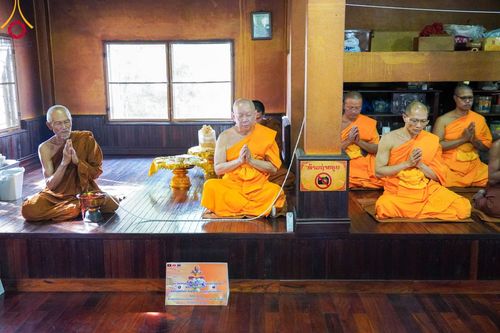 ภาพ No.98197:พิธีทอดกฐินสมทบวัดกัลยาณมิตร วัดป่าพระทัมเทพวง สปป.ลาว หลวงปู่สุวันคำ จันทสาโร วันที่ 23 พฤศจิกายน พ.ศ. 2566