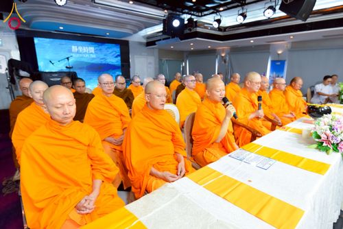 ภาพ No.224809:วันเสาร์ ที่ 10 พฤษภาคม พ.ศ. 2568 วัดพระธรรมกายฮ่องกง จัดพิธีปล่อยปลา บนเรือใหญ่บนอ่าวฮ่องกง และจัดพิธีถวายมหาสังฆทานกลางทะเล ประจำปี 2568 เนื่องในสัปดาห์วิสาขบูชาโลก