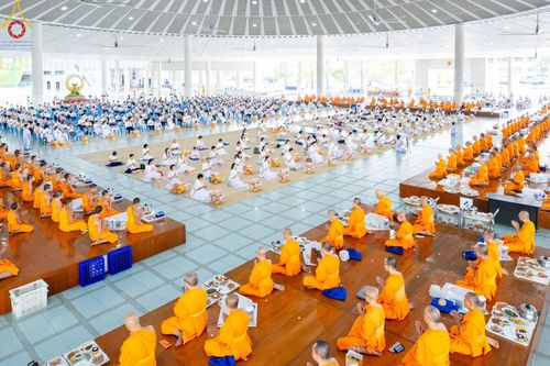 ภาพ No.186832:พิธีถวายภัตตาหารเมนูสวรรค์ "เพื่อการบรรลุธรรม" วันเสาร์ที่ 28 ธันวาคม พ.ศ.2567 ณ หอฉันคุณยายอาจารย์ฯ วัดพระธรรมกาย