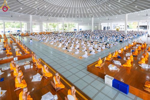 ภาพ No.100114:พิธีบุพเปตพลี  ครั้งที่ 143 วันที่ 27 พฤศจิกายน พ.ศ. 2566 วันพระ ขึ้น 15 ค่ำ เดือน 12 ณ หอฉันคุณยายอาจารย์ฯ วัดพระธรรมกาย