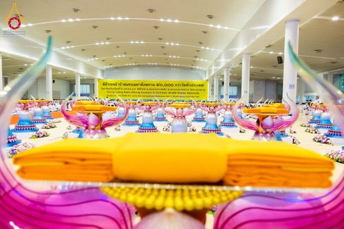 ภาพ No.215673:วันอาทิตย์ต้นเดือนที่ 6 เมษายน พ.ศ. 2568 พิธีทอดผ้าป่าสมทบ เพื่องานถวายมหาสังฆทาน 40,000 กว่าวัดทั่วประเทศ ณ สภาธรรมกายสากล วัดพระธรรมกาย