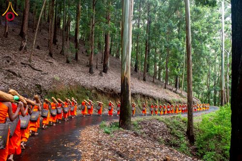 ภาพ No.226226:วันที่ 7-10 พฤษภาคม พ.ศ. 2568 โครงการเดินธรรมยาตรา สยาม-ลังกา ธรรมยาตรา ฉลองเทศกาลวิสาขบูชาแห่งชาติ ศรีลังกา บูชาธรรม 81 ปี หลวงพ่อธัมมชโย เมืองนูวราอิลิยา ประเทศศรีลังกา