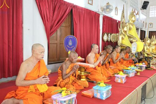 ภาพ No.171187:พิธีทอดกฐิน ณ วัดดาวดึงษ์ อ.อัมพวา จ.สมุทรสงคราม ในโครงการกฐินสามัคคีทั่วไทย 30,000 วัด บูชาธรรม 80 ปี หลวงพ่อธัมมชโย โดยคณะศิษยานุศิษย์วัดพระธรรมกาย วันที่ 27 ตุลาคม พ.ศ. 2567