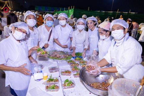 ภาพ No.117373:พิธีถวายภัตตาหารเป็นสังฆทาน แด่คณะพระธรรมยาตรา วันที่ 23 มกราคม พ.ศ. 2567 ณ อนุสรณ์สถานบางปลา อ.บางเลน จ.นครปฐม