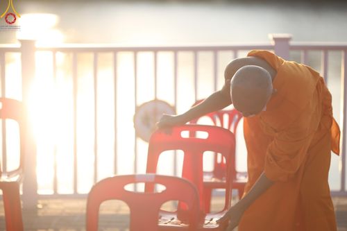 ภาพ No.185540:V.47 เบื้องหลังของเบื้องหน้า งานตักบาตรพระ 10,000 รูป ณ จ.กาญจนบุรี วันที่ 20-21 ธันวาคม พ.ศ. 2567