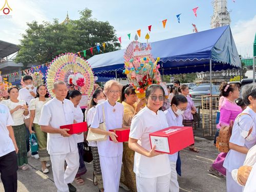 ภาพ No.252641:วันที่ 12 ตุลาคม พ.ศ. 2568 พิธีทอดกฐินสามัคคีทั่วไทย 30,000 วัด โดยคณะศิษยานุศิษย์ บูชาธรรม 81 ปี หลวงพ่อธัมมชโย ณ วัดฉัตรแก้วจงกลณี กรุงเทพมหานคร