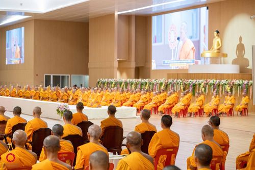 ภาพ No.145990:พิธีเจริญพระพุทธมนต์ ปฏิบัติธรรมเจริญสมาธิภาวนา เพื่อถวายเป็นพระราชกุศล แด่พระบาทสมเด็จพระเจ้าอยู่หัว เนื่องในโอกาสพระราชพิธีมหามงคล เฉลิมพระชนมพรรษา 6 รอบ 28 กรกฎาคม 2567 วันอาทิตย์ที่ 28 กรกฎาคม พ.ศ. 2567  ณ ห้องแก้วสารพัดนึก 2 สภาธรรมกายสากล