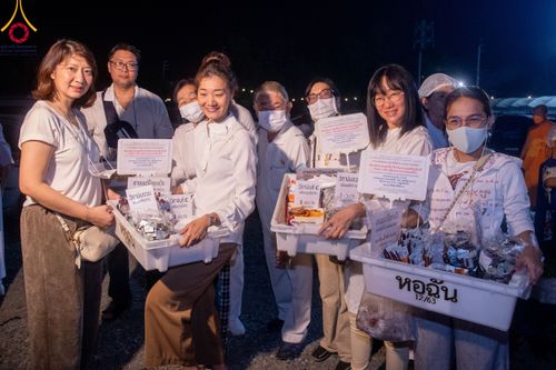 ภาพ No.116247:พิธีถวายภัตตาหารเป็นสังฆทาน แด่คณะพระธรรมยาตรา ปีที่ 12 วันที่ 21 มกราคม พ.ศ. 2567 ณ วัดโบสถ์(บน) บางคูเวียง จ.นนทบุรี