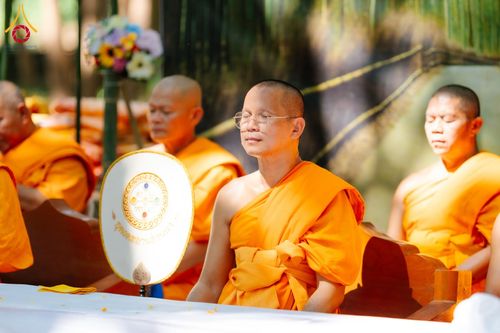 ภาพ No.169514:พิธีทอดกฐิน ณ ศูนย์ปฏิบัติธรรมนานาชาติตะวันพร้าว จ.เชียงใหม่ ในโครงการกฐินสามัคคีทั่วไทย 30,000 วัด บูชาธรรม 80 ปี หลวงพ่อธัมมชโย โดยคณะศิษยานุศิษย์วัดพระธรรมกาย วันที่ 25 ตุลาคม พ.ศ. 2567