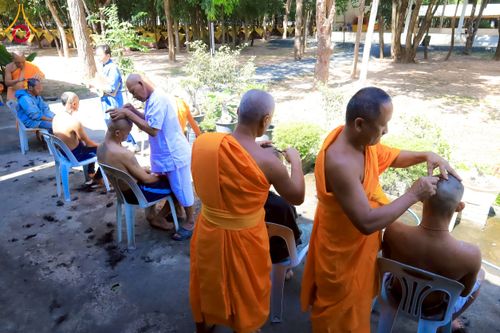 ภาพ No.275919:วันที่ 26-30 พฤศจิกายน พ.ศ. 2568 ทีมพระพี่เลี้ยงตั้งรับ รายงานตัวโครงการบวชบูชาธรรมมหาปูชนียาจารย์ ณ ศูนย์ปฏิบัติธรรมบุรีรัมย์