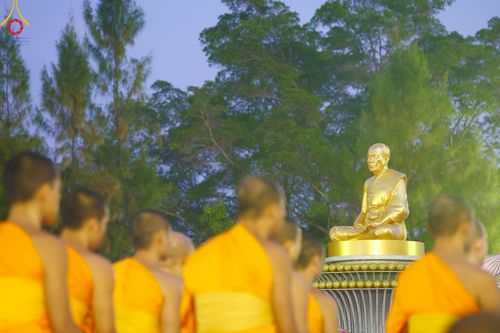 ภาพ No.192923:พิธีตักบาตรพระธรรมยาตรา ณ อนุสรณ์สถานคลองบางนางแท่น อ.สามพราน จ.นครปฐม ในโครงการธรรมยาตรา กตัญญูบูชา มหาปูชนียาจารย์ พระมงคลเทพมุนี(สด จนฺทสโร) พระผู้ปราบมาร อนุสรณ์สถาน 7 แห่ง ปีที่ 13 วันที่ 11 มกราคม พ.ศ.2568