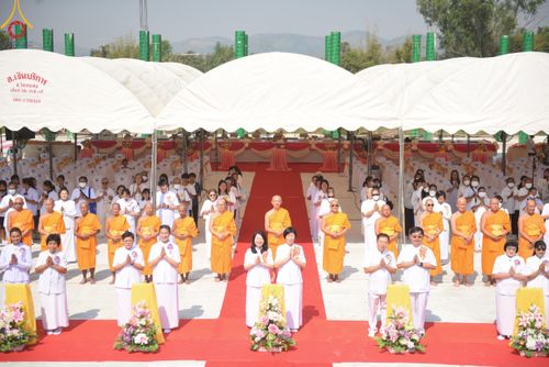 ภาพ No.121091:พิธีทอดผ้าป่า โครงสร้างหลังคา เสาคู่ค้ำฟ้ามหามงคล เพื่อสถาปนาอาคาร 80 ปี หลวงพ่อธัมมชโย ณ ศูนย์ปฏิบัติธรรมวิหารแดง ต.เจริญธรรม อ.วิหารแดง จ.สระบุรี วันที่ 27 มกราคม พ.ศ. 2567