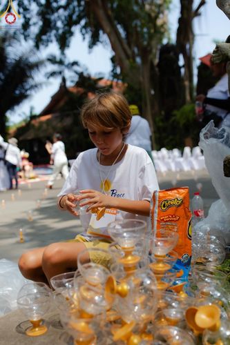 ภาพ No.155931:การเตรียมงานกิจกรรม light of peace จุดประทีปรวมใจเพื่อสันติภาพโลก ณ พิพิธภัณฑ์ Arma เกาะบาหลี สาธารณรัฐอินโดนีเซีย วันเสาร์ที่ 21 กันยายน พ.ศ. 2567 วันสันติภาพโลก