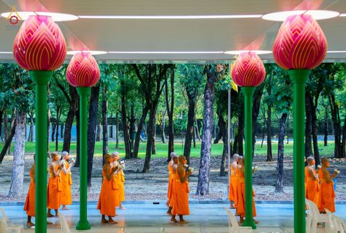 ภาพ No.80675:พิธีอุปสมบทสามเณรเตรียม DCI รุ่นที่20 จำนวน 15 รูป ณ อุโบสถพระไตรปิฎก วัดพระธรรมกาย วันเสาร์ที่ 6 พฤษภาคม พ.ศ. 2566