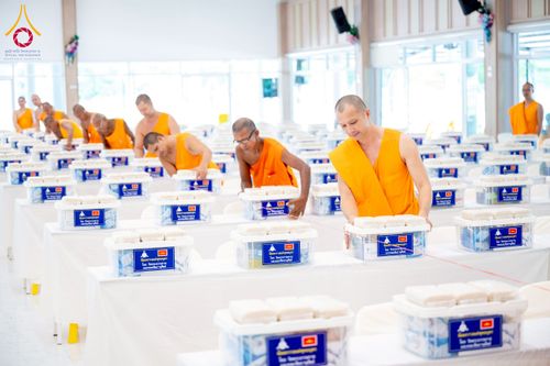 ภาพ No.225887:วันเสาร์ที่ 24 พฤษภาคม พ.ศ. 2568 พิธีถวายสังฆทาน 323 วัด ปีที่ 21 ครั้งที่ 177 พิธีมอบกองทุนหนุนแรงใจช่วยครูใต้ ปีที่ 18 ครั้งที่ 141 และพิธีทำบุญอุทิศส่วนกุศลให้ผู้วายชนม์ ณ ศูนย์ปฏิบัติธรรมภาคใต้ จ.สงขลา