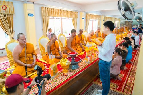 ภาพ No.92831:พิธีทอดกฐินสามัคคีทั่วไทย วัดหนองอ้อ จ.ชลบุรี วันที่ 7 พฤศจิกายน พ.ศ. 2566