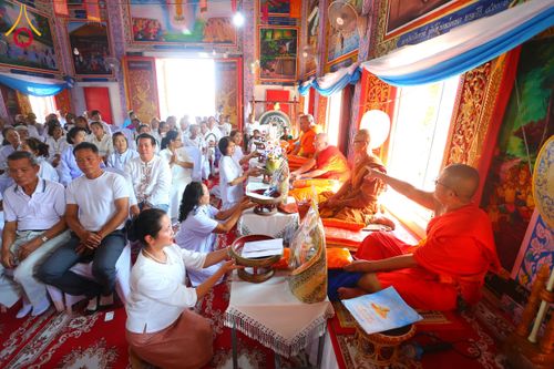 ภาพ No.173017:พิธีทอดกฐิน วัดพญาเม็งราย จ.เชียงราย ในโครงการกฐินสามัคคีทั่วไทย 30,000 วัด บูชาธรรม 80 ปี หลวงพ่อธัมมชโย โดยคณะศิษยานุศิษย์วัดพระธรรมกาย วันที่ 30 ตุลาคม พ.ศ. 2567