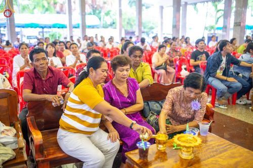 ภาพ No.162624:โครงการกฐินสามัคคีทั่วไทย 30,000 วัด บูชาธรรม 80 ปี หลวงพ่อธัมมชโย โดย คณะศิษยานุศิษย์วัดพระธรรมกาย ณ วัดหนองบัว อ.ท่ายาง จ.เพชรบุรี วันที่ 19 ตุลาคม พ.ศ. 2567