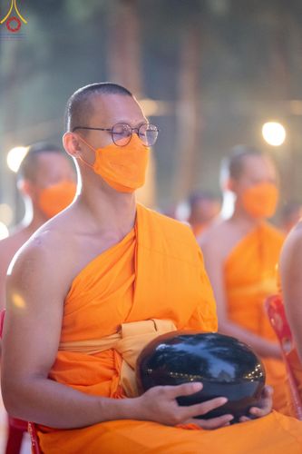 ภาพ No.107341:พิธีตักบาตรพระธรรมยาตราฯ ในโครงการธรรมยาตรากตัญญูบูชา มหาปูชนียาจารย์ พระมงคลเทพมุนี(สด จนฺทสโร) พระผู้ปราบมาร ปีที่ 12 ณ อนุสรณ์สถานมหาวิหารพระมงคลเทพมุนี อ.สองพี่น้อง จ.สุพรรณบุรี วันที่ 7 มกราคม พ.ศ. 2567