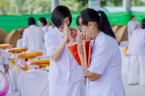 ภาพ No.249350:วันที่ 28 กันยายน พ.ศ. 2568 พิธีทอดผ้าป่าแผ่นบันมงคลมหาเศรษฐี อาคาร 80 ปี หลวงพ่อธัมมชโย ณ ศูนย์ปฏิบัติธรรมวิหารแดง ต.เจริญธรรม อ.วิหารแดง จ.สระบุรี