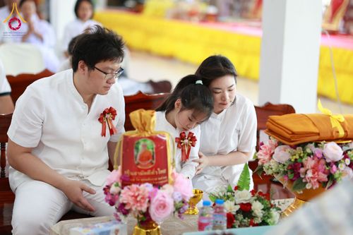 ภาพ No.181986:พิธีทอดกฐิน ณ วัดนิเวศน์ปวราราม จ.สุพรรณบุรี ในโครงการทอดกฐินสามัคคีทั่วไทย 30,000 วัด บูชาธรรม 80 ปี หลวงพ่อธัมมชโย โดยคณะศิษยานุศิษย์วัดพระธรรมกาย วันที่ 2 พฤศจิกายน พ.ศ. 2567