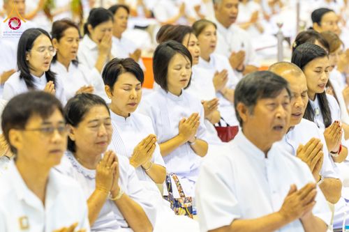 ภาพ No.209504:วันอาทิตย์ที่ 2 มีนาคม พ.ศ. 2568 พิธีบูชาข้าวพระ ณ สภาธรรมกายสากล วัดพระธรรมกาย