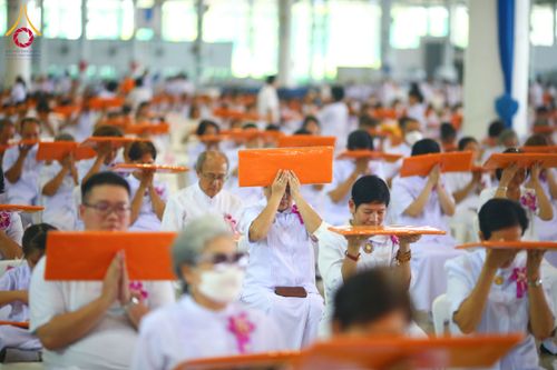 ภาพ No.134269:พิธีทอดผ้าป่าสมทบ มหาสังฆทาน 10,000 วัด ทั่วไทย วันอาทิตย์ต้นเดือนที่ 7 เมษายน พ.ศ.2567 ณ ห้องแก้วสารพัดนึก 1 สภาธรรมกายสากล  วัดพระธรรมกาย จ.ปทุมธานี