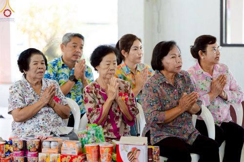 ภาพ No.217525:วันอาทิตย์ที่ 13 เมษายน พ.ศ. 2568 พิธีตักบาตรฉลองสามเณรใหม่ ศูนย์ปฏิบัติธรรมเขาคิชฌกูฏ โครงการบรรพชาสามเณรภาคฤดูร้อน