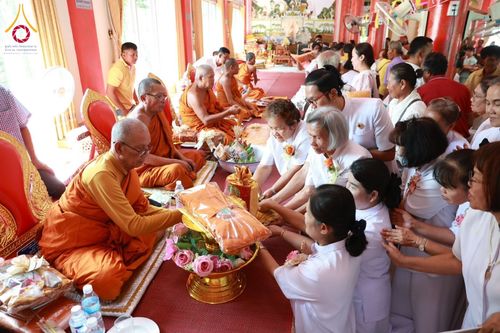 ภาพ No.182059:พิธีทอดกฐิน ณ วัดป่ารัง จ.นครราชสีมา ในโครงการทอดกฐินสามัคคีทั่วไทย 30,000 วัด บูชาธรรม 80 ปี หลวงพ่อธัมมชโย โดยคณะศิษยานุศิษย์วัดพระธรรมกาย วันที่ 7 พฤศจิกายน พ.ศ. 2567