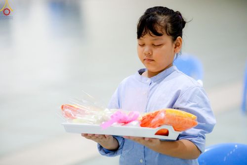 ภาพ No.136115:พิธีบุพเปตพลี ครั้งที่ 150 ร่วมอุทิศบุญให้แก่หมู่ญาติที่ล่วงลับไปแล้ว และสืบทอดอายุพระพุทธศาสนา วันอังคารที่ 7 พฤษภาคม พ.ศ. 2567 ( วันพระ แรม 14 ค่ำ เดือน 5 ) ณ หอฉันคุณยายอาจารย์ฯ วัดพระธรรมกาย