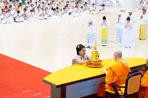 ภาพ No.209606:วันอาทิตย์ที่ 2 มีนาคม พ.ศ. 2568 พิธีภาคบ่าย สัมมนาพิเศษ, ปฏิบัติธรรม พิธีรับมอบพระบรมสารีริกธาตุ ณ สภาธรรมกายสากล วัดพระธรรมกาย