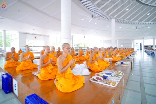 ภาพ No.229452:วันเสาร์ที่ 21 มิถุนายน พ.ศ. 2568 พิธีถวายภัตตาหารเมนูสวรรค์ เพื่อการบรรลุธรรม ณ หอฉันคุณยายอาจารย์ฯ วัดพระธรรมกาย