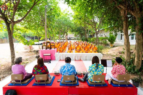 ภาพ No.62822:พิธีตักบาตรฉลองสามเณรใหม่ ในโครงการบรรพชาสามเณร ฟื้นฟูพระพุทธศาสนาทั่วไทย ณ ศูนย์ปฏิบัติธรรมพนมสารคาม(เพชรตะวัน) จ.ฉะเชิงเทรา วันที่ 12 เมษายน พ.ศ. 2567