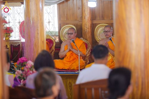 ภาพ No.173174:พิธีทอดกฐิน วัดช้างใหญ่ จ.พระนครศรีอยุธยา ในโครงการกฐินสามัคคีทั่วไทย 30,000 วัด บูชาธรรม 80 ปี หลวงพ่อธัมมชโย โดยคณะศิษยานุศิษย์วัดพระธรรมกาย วันที่ 2 พฤศจิกายน พ.ศ. 2567