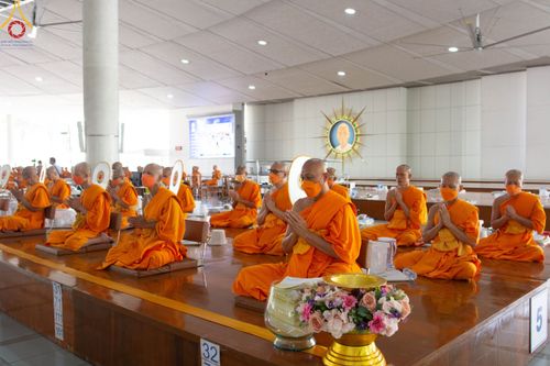 ภาพ No.91516:พิธีบุพเปตพลี ครั้งที่ 142 ร่วมอุทิศบุญแด่หมู่ญาติที่ล่วงลับไปแล้ว และสืบทอดอายุพระพุทธศาสนา วันอาทิตย์ที่ 29 ตุลาคม พ.ศ. 2566 (วันพระขึ้น 15 ค่ำ เดือน 11) ณ หอฉันคุณยายอาจารย์ฯ วัดพระธรรมกาย