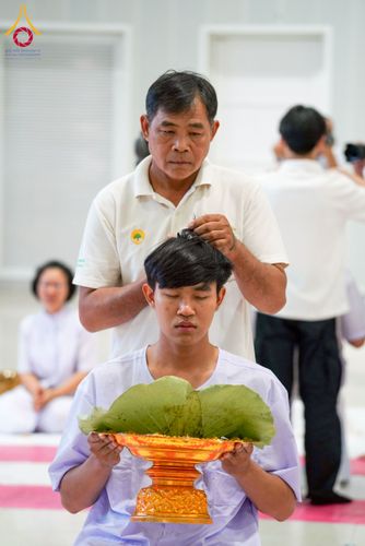 ภาพ No.216571:วันเสาร์ที่ 5 เมษายน พ.ศ. 2568 พิธีปลงผมธรรมทายาท โครงการบรรพชาอุปสมบทหมู่ธรรมทายาทอุดมศึกษารุ่น 52 ณ วัดพระธรรมกาย จ.ปทุมธานี