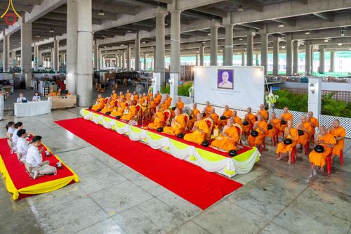 ภาพ No.142293:พิธีตักบาตรฉลองพระใหม่ ในโครงการอุปสมบทหมู่รุ่นผู้บริหาร  ณ วิหารคด วัดพระธรรมกาย วันอาทิตย์ที่ 23 มิถุนายน พ.ศ.2567