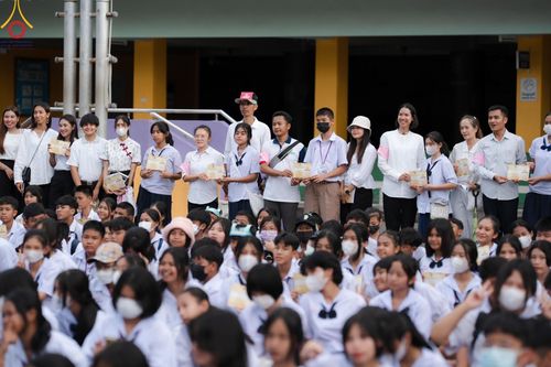 ภาพ No.129969:V.34 เพื่อธรรมเพื่อบางกล่ำ การรับบุญของเจ้าหน้าที่หน่วยงานต่างๆ  เพื่องานธรรมยาตราอัญเชิญพระบรมสารีริกธาตุ ประดิษฐาน ณ มหารัตนเจดีย์สิริปทุมสวรรค์ (เจดีย์อริยพุทธะ 5 พระองค์) ณ ศูนย์ปฏิบัติธรรมภาคใต้ อ.บางกล่ำ จ.สงขลา ระหว่างวันที่ 9-10 มีนาคม พ.ศ. 2567