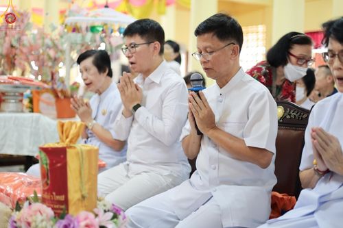 ภาพ No.171845:พิธีทอดกฐิน ณ วัดดงมูลเหล็ก แขวงบ้านช่างหล่อ เขตบางกอกน้อย กรุงเทพฯ ในโครงการกฐินสามัคคีทั่วไทย 30,000 วัด บูชาธรรม 80 ปี หลวงพ่อธัมมชโย โดยคณะศิษยานุศิษย์วัดพระธรรมกาย วันที่ 20 ตุลาคม พ.ศ. 2567