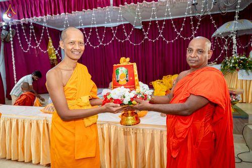 ภาพ No.266612:วันที่ 25 ตุลาคม พ.ศ. 2568 พิธีทอดกฐินสมทบ วัดกัลยาณมิตรต่างประเทศ  บูชาธรรม 81 ปี หลวงพ่อธัมมชโย ณ วัดธรรมวัฒนา รามายา  เมืองมาตะเล ประเทศศรีลังกา 