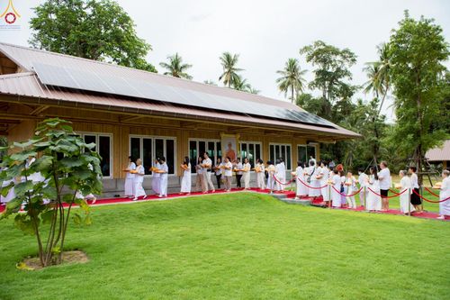 ภาพ No.263156:วันที่ 18 ตุลาคม พ.ศ. 2568 พิธีทอดกฐินสามัคคีเพื่อซื้อที่ดิน  สร้างอาคารครัวและโรงอาหาร  ห้องน้ำพร้อมโรงซักตากชาย-หญิง  และพิธีทอดกฐินสามัคคีทั่วไทย 30,000 วัด  ศูนย์ปฏิบัติธรรมนานาชาติทุ่งแสงธรรม  (Moonastery Meditation Center) ต.แสงอรุณ อ.ทับสะแก จ.ประ